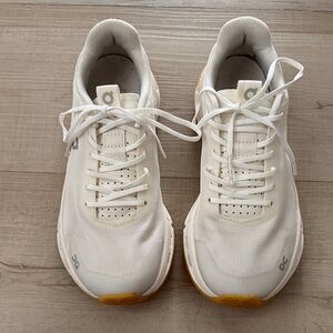 On - Cloudnova Form 2 - White/Ivory - W6